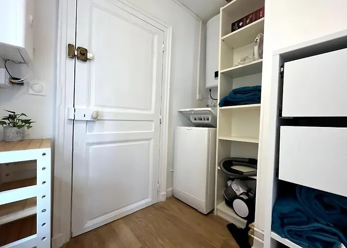 Le Studio Des Sablons-2 Pers-150M Place Du Marche