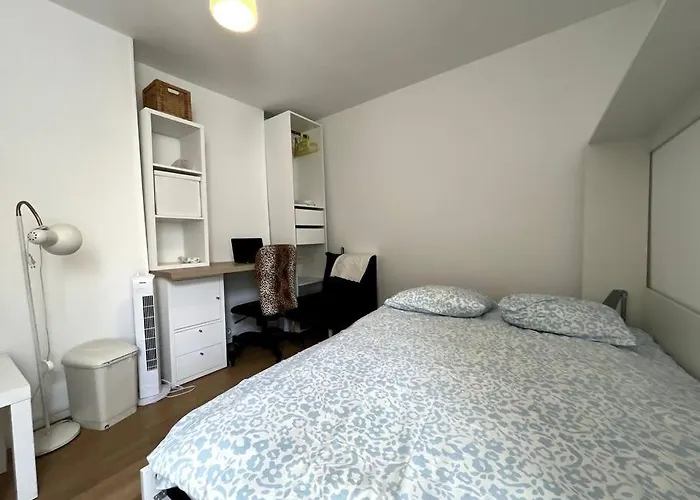 Le Studio Des Sablons-2 Pers-150M Place Du Marche